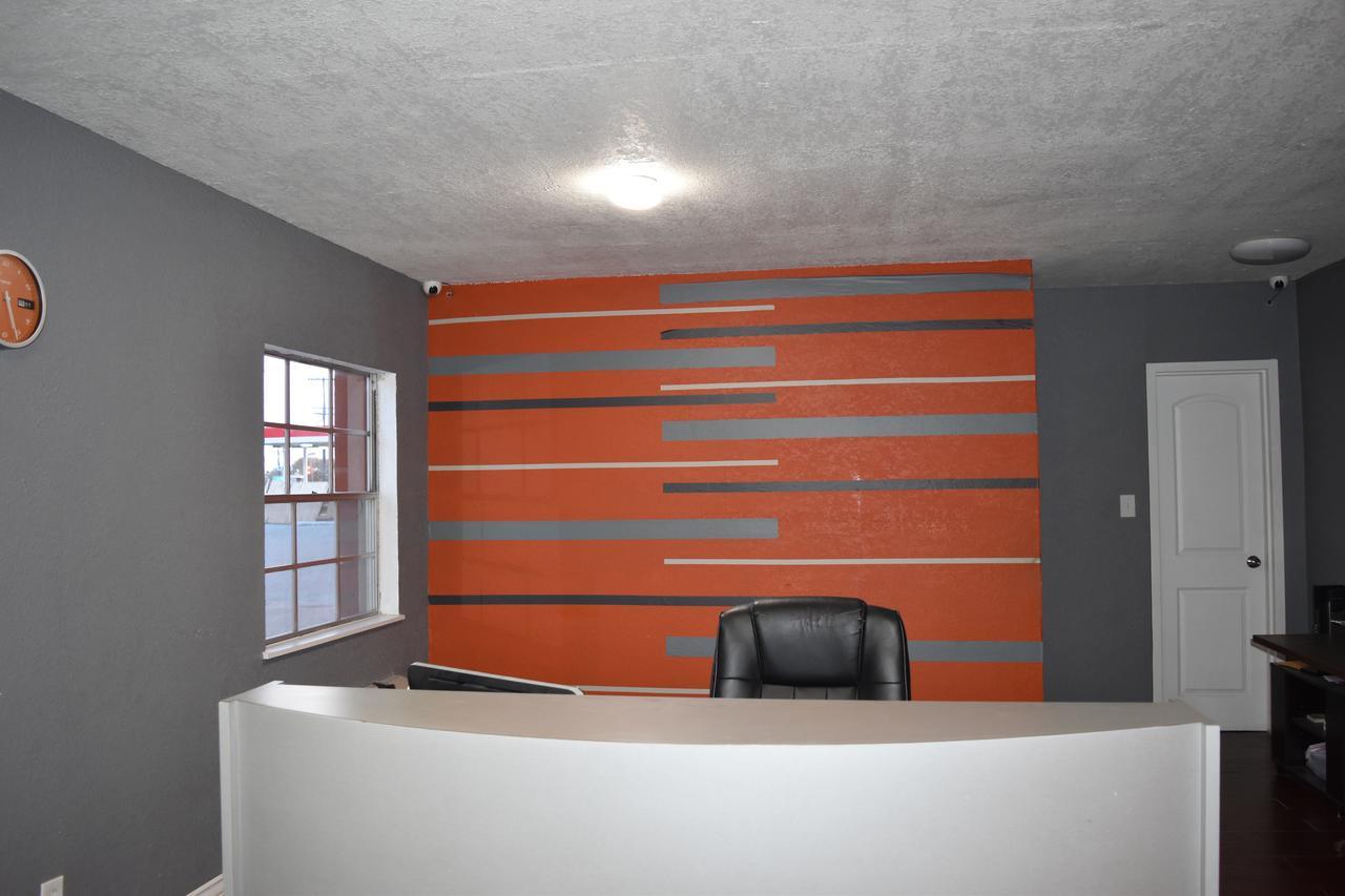Woodfield Inn And Suites Yoakum Exteriör bild
