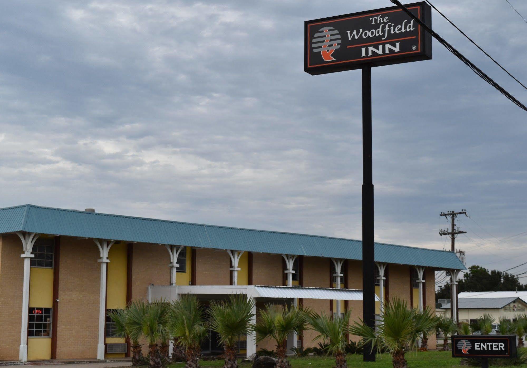 Woodfield Inn And Suites Yoakum Exteriör bild